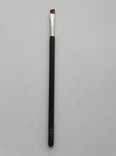 Load image into Gallery viewer, Aden Eyebrow Brush /Augnbrúnabusti
