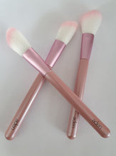 Load image into Gallery viewer, Aden Blusher Brush Angled
